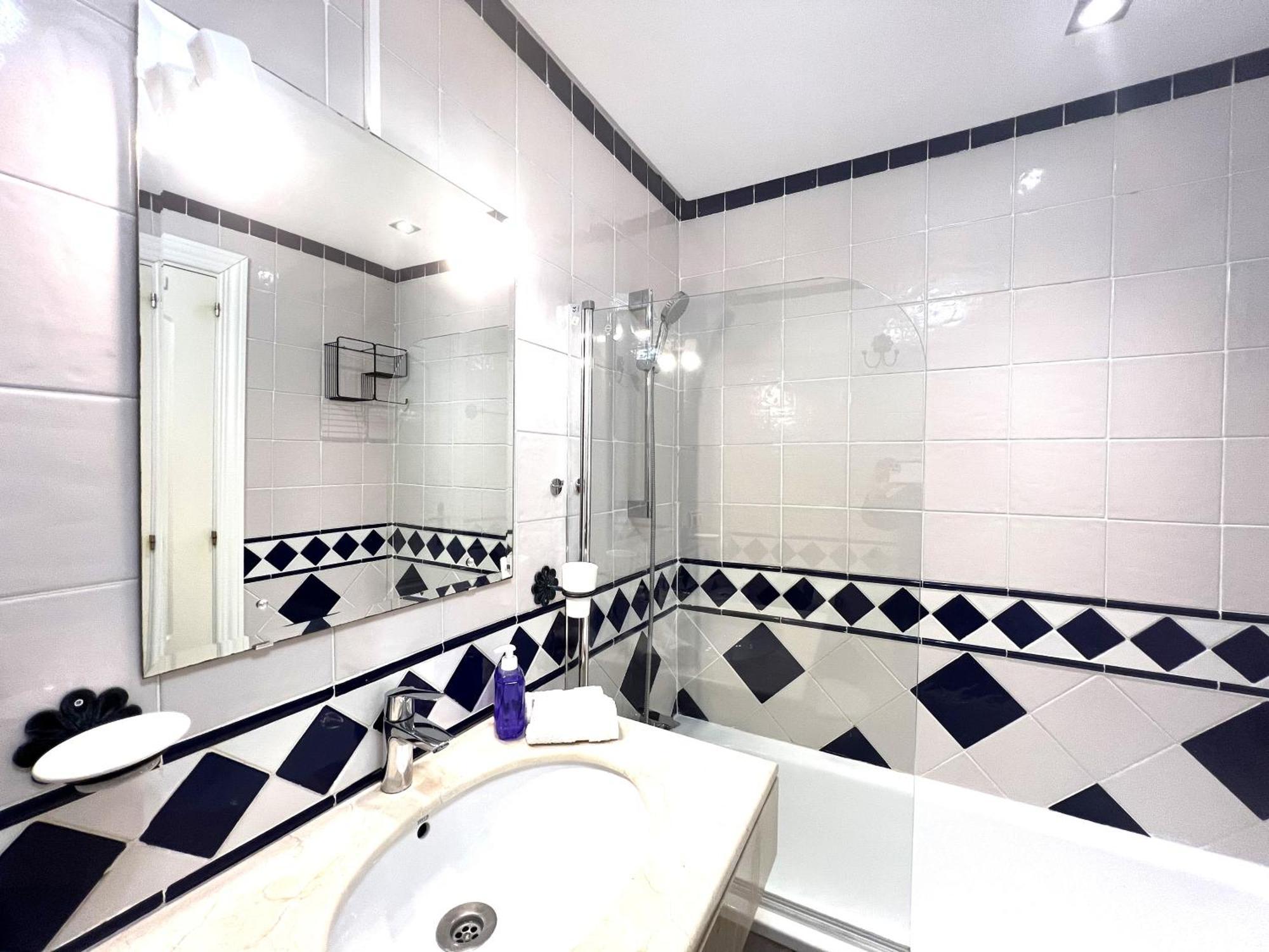 Stylish Townhouse In Beachfront Complex Marbella Eksteriør bilde