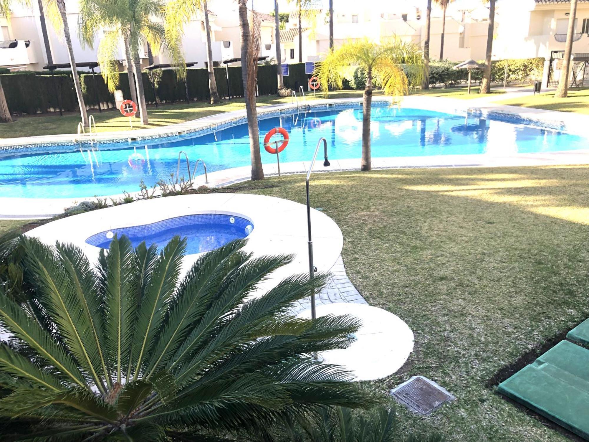 Stylish Townhouse In Beachfront Complex Marbella Eksteriør bilde