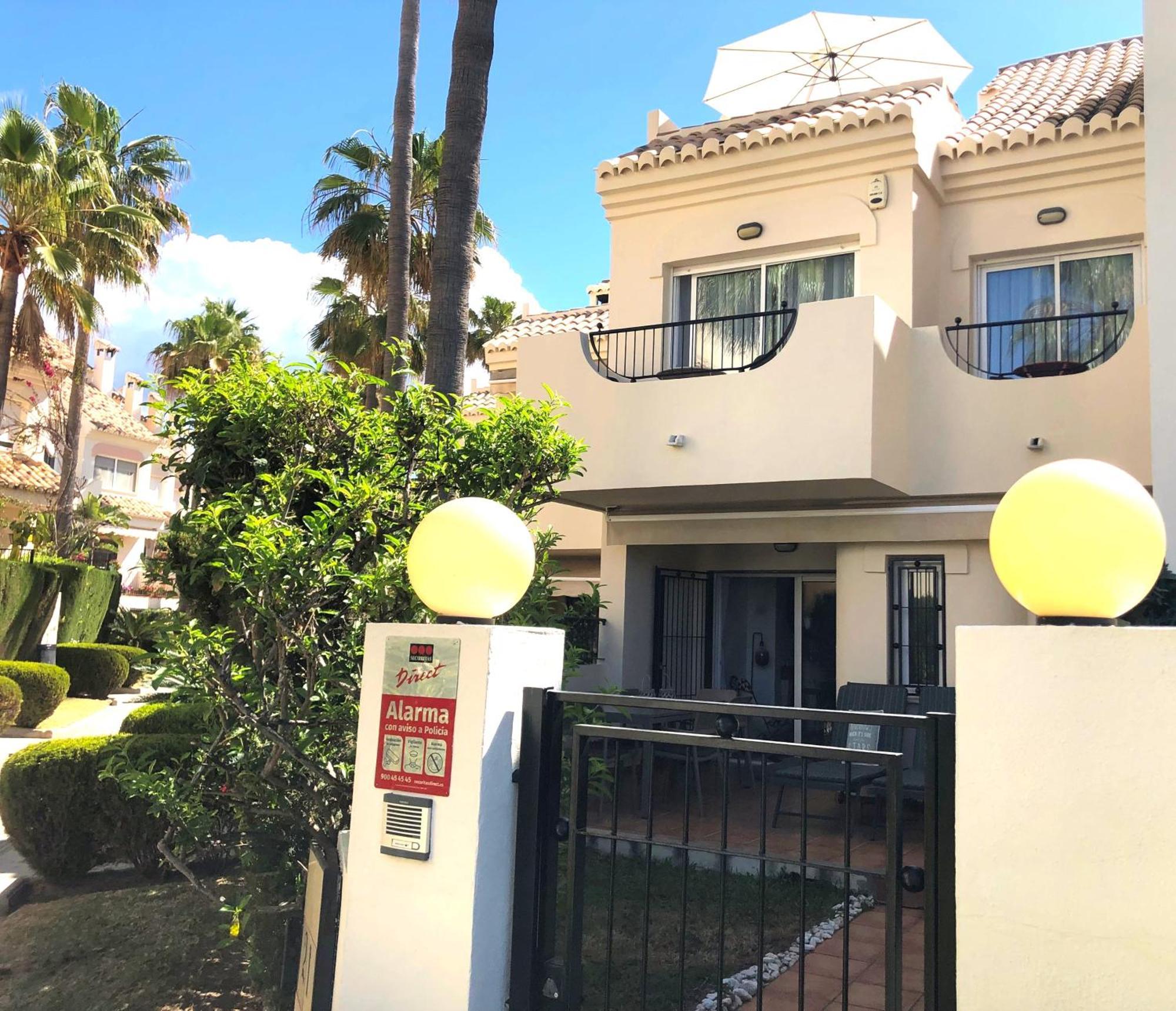 Stylish Townhouse In Beachfront Complex Marbella Eksteriør bilde